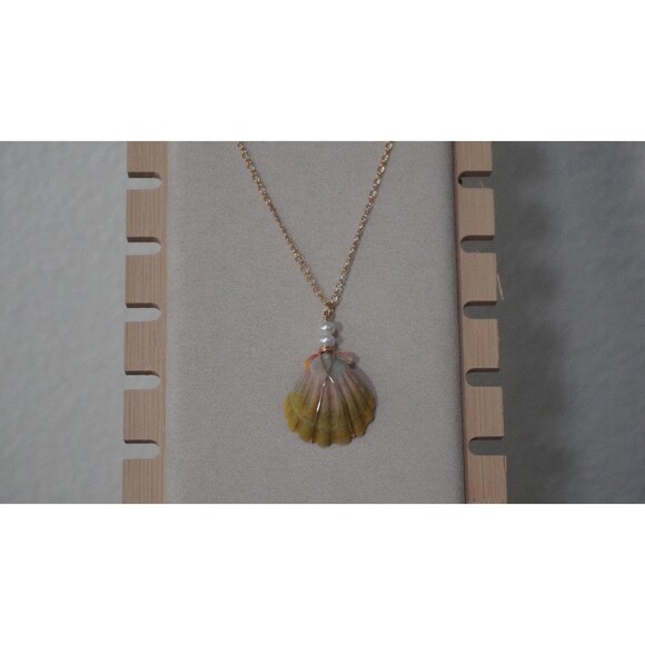 Moonrise Sunrise Shell Necklace - Picture 6 of 7